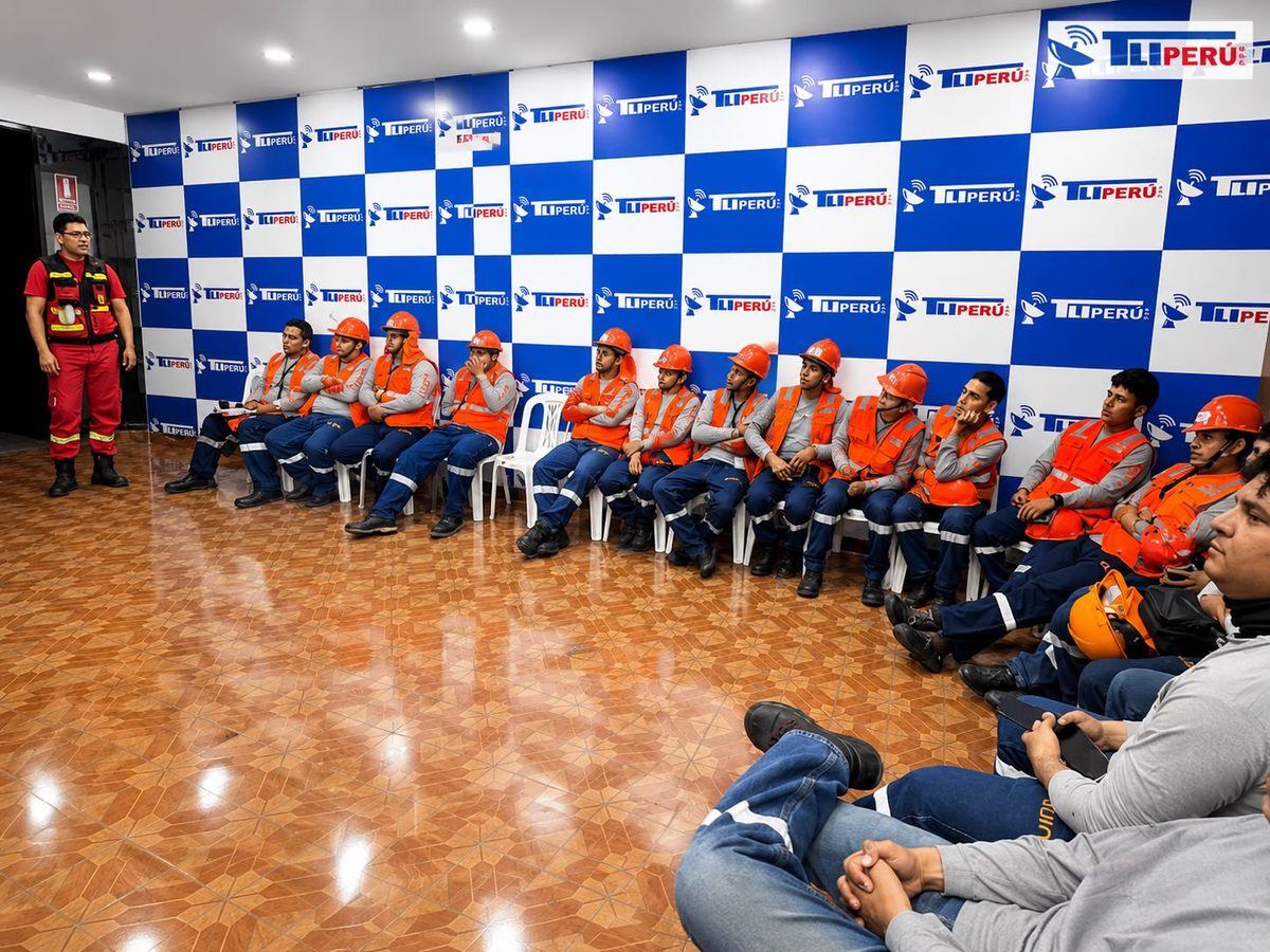 Técnicos de TLI Perú en capacitación de seguridad